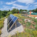 Biodiversitätsdach mit Solaranlage