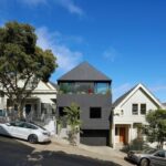 Haus in San Francisco mit schwarzer Holzfassade