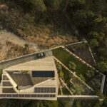 Blick von oben auf Einfamilienhaus »Quinta do Rei 18« von Contaminar Arquitectos