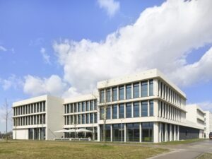 Würth-Innovationszentrum in München-Freiham von LRO Architekten mit Betonfertigteilfassade