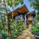 Raintree House in Costa Rica mit Fassade aus robustem Kebony-Holz