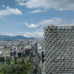 33 Stockwerke gestapelte Betonboxen: Wohnturm IQON in Quito