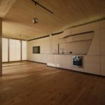 Offene Wohnküche - der Innenausbau erfolgte mit Lehmbauplatten