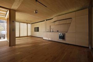 Offene Wohnküche - der Innenausbau erfolgte mit Lehmbauplatten