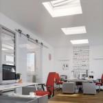 Flachdachfenster eignen sich selbstverständlich auch für Büros. Hier ist Tageslicht von besonderer Bedeutung und trägt zur Leistungsfähigkeit bei. Bild: Fakro