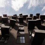Markante Fassade mit übergroßen Balkonen am Wohnturm »Pepper« in Amsterdam von Elephant