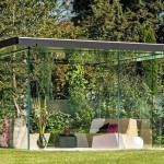 Minimalistischer Gartenpavillon mit Glaswänden. Bild: Glas Marte