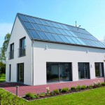 Einfamilienhaus mit Solardach. Bilder: Schlagmann Poroton