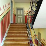 Die Original-Wandmalereien im Treppenhaus konnten freigelegt und restauriert werden. Bild: PRO-BAU Baumanagement GmbH und Vadim Kretschmer