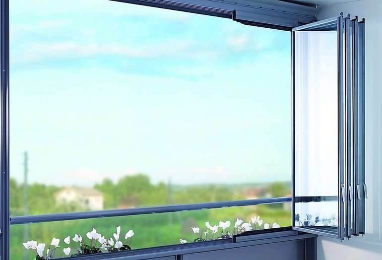 Celvere Fensterlösung für den ganzjährig nutzbaren Balkon
