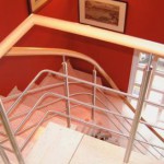 Modern gestaltetes Treppengeländer mit viel Transparenz. Bilder: DHTI