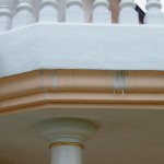 Schaden an Balkon durch mangelhafte Balkonentwässerung und -abdichtung