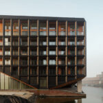 Wohngebäude Jonas' von Orange Architects am Hafen von IJburg