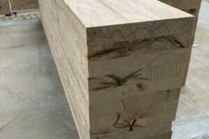 Brettschichtholzträger aus Buchenholz niedriger Qualität