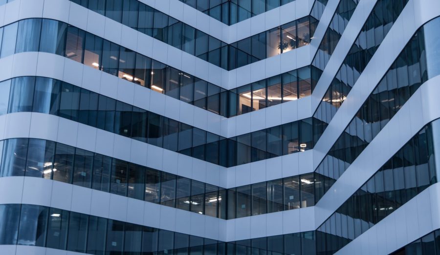 Neue Techniken, um Fassaden und Beleuchtung von Bürogebäuden der Witterung entsprechend automatisch zu steuern – damit befasst sich ein Vorhaben der Technischen Universität (TU) Kaiserslautern.