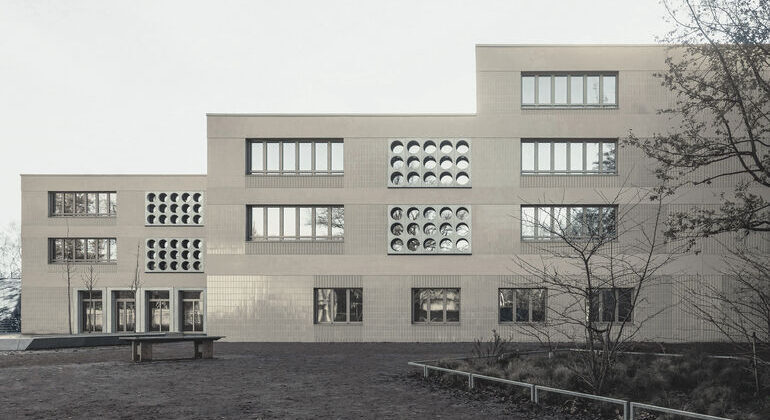 AFF Architekten: Lew-Tolstoi-Schule, Berlin.