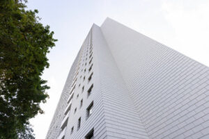 Fassadentafeln aus Faserzement für Aalto-Hochhaus