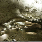 Gips-Gestein in der Barbarossahöhle Rottleben
