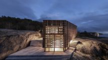 Holzfassade aus Kebony-Holz an einem Künstlerhaus in Norwegen