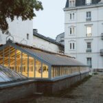 Umgenutztes historisches Gewächshaus im Garten einer Privatklinik in Paris