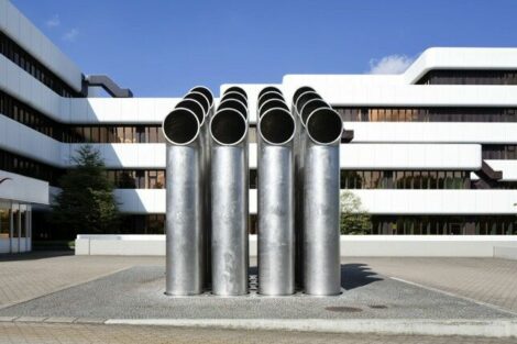 Kunst und Bau als Baukultur: Abluftplastik von Friedlich Gräsel vor der ehemaligen Westdeutschen Landesbank Münster