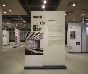 Wanderausstellung »70 Jahre Kunst am Bau in Deutschland«