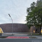 Eingangssituation eines Supermarkts. Bild: neun grad architektur / archimage / Meike Hansen