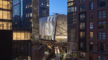 Die Gebäudehülle von Manhattans neuem Kunst- und Kulturzentrum »The Shed« besteht aus 148 mit Luft gefüllten ETFE-Folienkissen und einem innenliegenden Stahltragwerk. Bild: Timothy Schenck