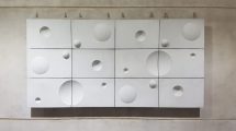 Das doppelgekrümmte Textilbeton-Fassadenelement wiegt rund 200 Kilogramm weniger als ein entsprechendes Stahlbeton-Pendant. Bild: Stanecker GmbH