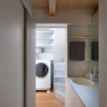 Innenraum in Minihaus in Tokio von Unemori Architects