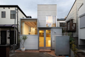 Minihaus in Tokio von Unemori Architects als urbane Nachverdichtung