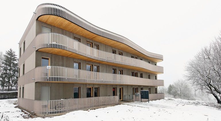 Für den Bau der sogenannten "Hoffnungshäuser" hat das Stuttgarter Architekturbüro andOffice ein modulares Baukastensystem in Holzbauweise entwickelt. Bild: David Franck