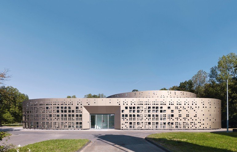Neues Laborgebäude der Stadtentwässerungsbetriebe Köln von KSG Architekten. Bild: Yohan Zerdoun