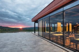 Großflächige Verglasung in Hotel mit Weingut in Istrien in Kroatien