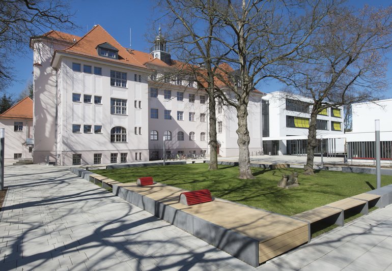 Widerstandsfähige Gipsfaser-Platten für Erweiterung einer Dresdner Schule. Bild: Fermacell