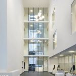 Der neue Hauptsitz bietet 130 Mitarbeitern einen modernen Arbeitsplatz mit behaglichem, ergonomischem Umfeld. Bild: Daniel Vieser. Architekturfotografie, Karlsruhe