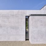Für die Basisstruktur des Einfamilienhauses in Würzburg entschied sich Architekt Thomas Mensing für Infraleichtbeton mit einer Rohdichte von 700 kg/m³ bei einer Druckfestigkeit von  8 N/mm2. Bild: InformationsZentrum Beton / Guido Erbring