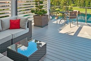 Terrassensystem aus Holz-Kunststoffverbunderkstoff ist robust und splitterfrei und überzeugt auch in optischer Hinsicht: Terrace Massve Pro. Bild: Inoutic