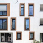 bba0Mehrfamilienhäuser in Billerbeck mit WDVS-Fassade und aufgesetzten Fensterfaschen