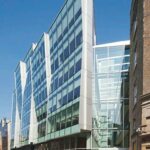 Structural Glazing mit neutralem Sonnenschutzglas am Gebäude der Irish Times in Dublin