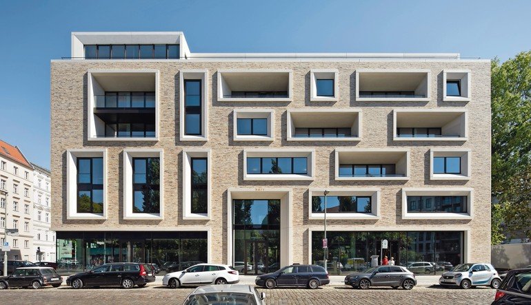 Das Wohn- und Geschäftshaus von Tchoban Voss Architekten in der Ackerstraße Berlin. Bild: Werner Huthmacher