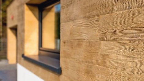 Täuschend echte Holzoptik an der Fassade