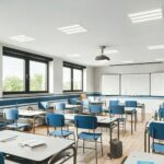 Leerstehendes Klassenzimmer: Um in Schulen eine ausreichend hohe Luftqualität sicherzustellen, sind dezentrale Lüftungsanlagen manchmal unabdingbar.