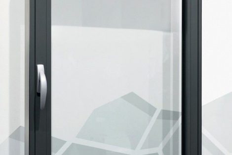 Flächenbündige Aluminiumfenster bis 80 kg