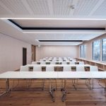 Schallabsorbierende Heiz- und Kühldecke für ein neues Firmengebäude in Hallein bei Salzburg