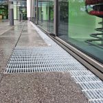 Entwässerungssystem an einer Gebäudefassade. Bild: Richard Brink GmbH & Co. KG