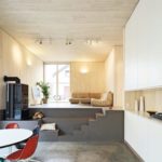 Sichtholzoberfläche und Akustikprofilierung an den Deckenbauteilen im Erdgeschoss