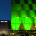 Schüco Parkhaus mit beleuchteter Textilfassade